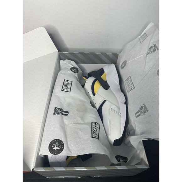 Nike Air Huarache Michigan White Navy Blue Yellow Black DD1068-107 Men's 8.5 New - Picture 6 of 7